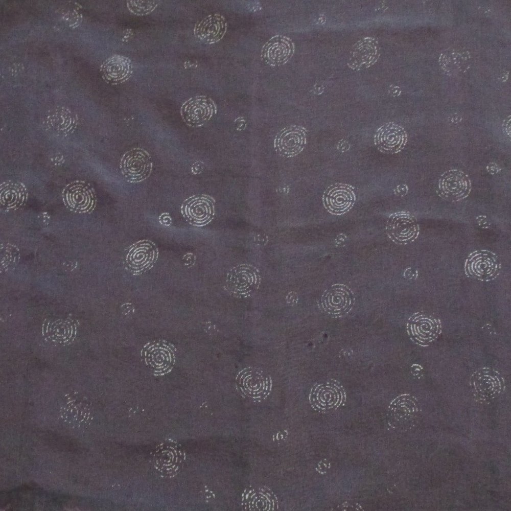 1950s warm white chiffon with embossed circles - Picture 2 of 5